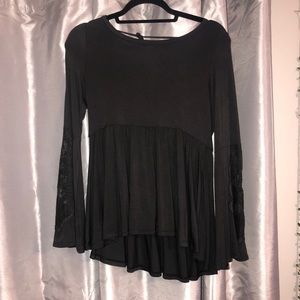 Black lace bell sleeve long sleeve, American Eagle